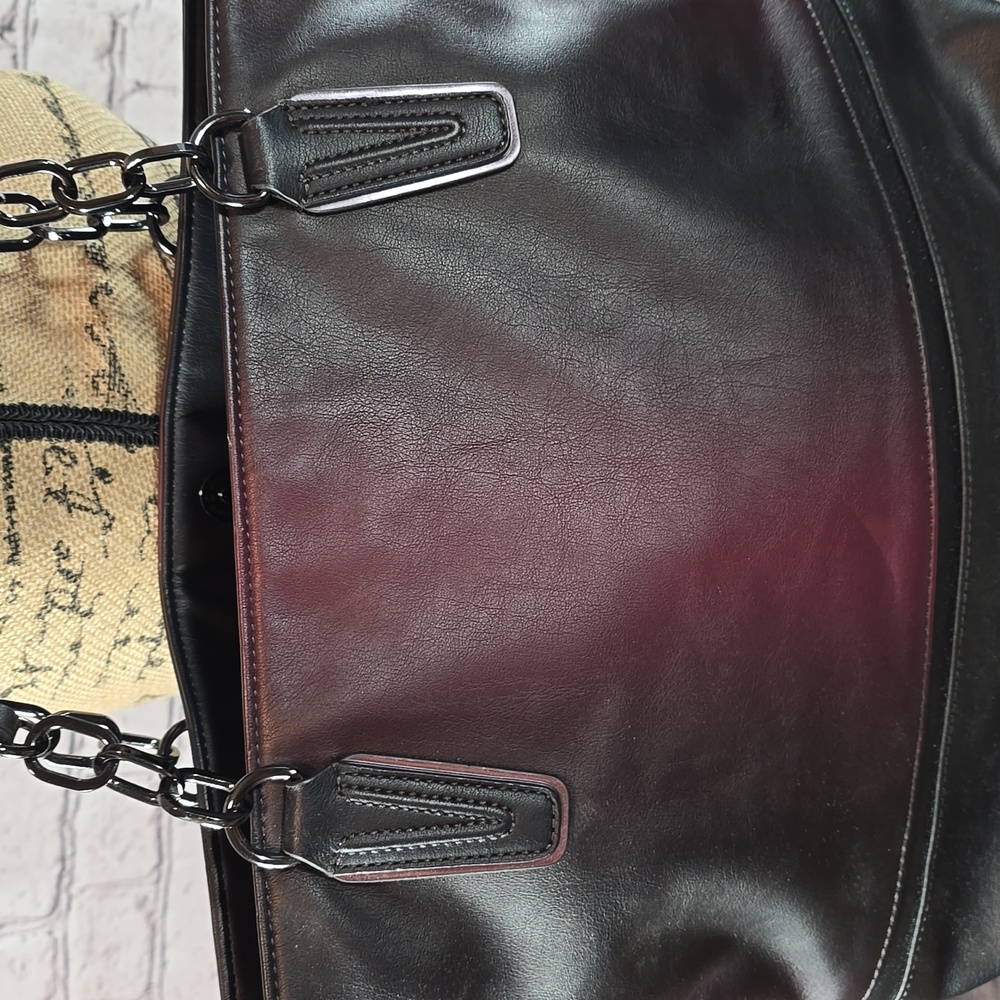 Simply Vera Vera Wang Handbag Wine and Black - Picture 7 of 15